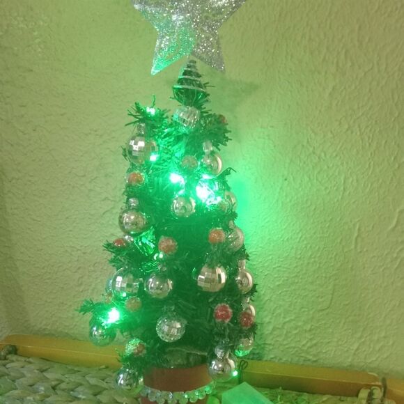 16" Predecorated Prelit Artificial Xmas Tree. Silver glass/mirror ornaments. - Picture 3 of 8